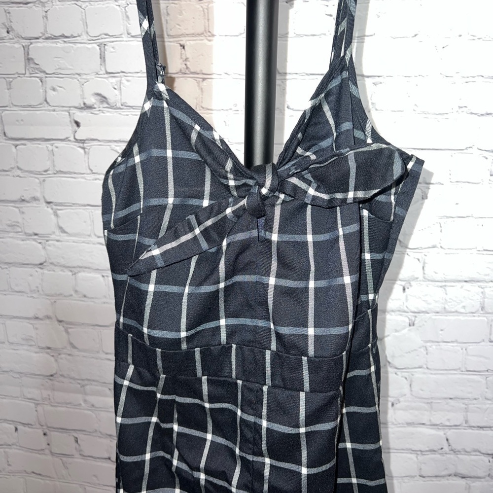 Jumpsuit - Picture 2 of 5